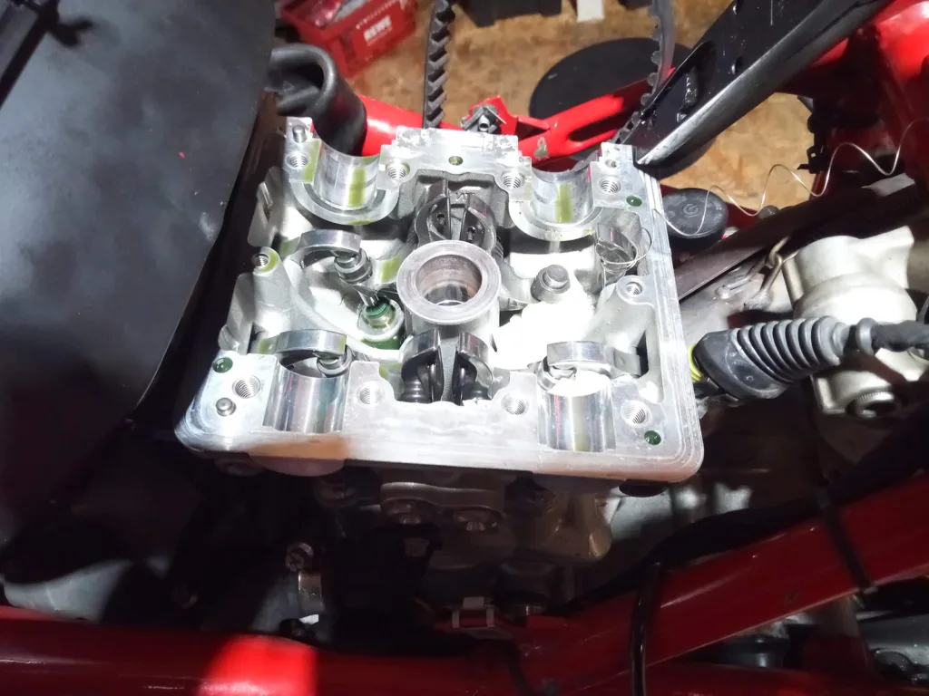 Rennstreckenmotorrad fertig gemach für Session 2024